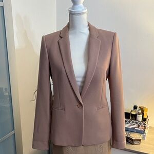 BCBGMaxAzria Blazer in Soft beige